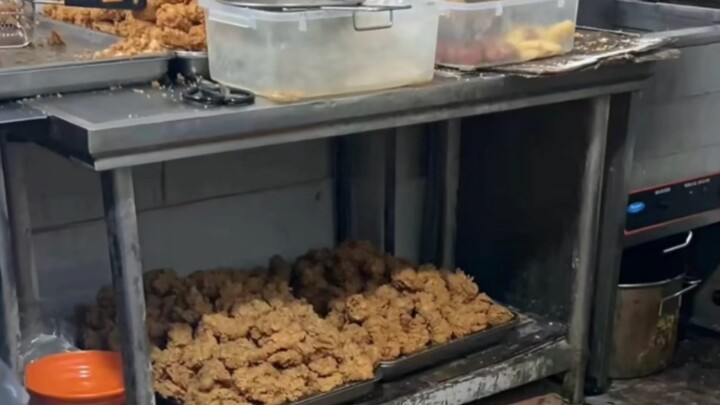 Ayam goreng di tangan langsung jadi enggak enak lagi