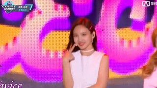 Khi Cameraman muốn theo kịp động tác vũ đạo của Idol bạn...