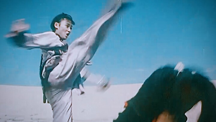 เธอคือศิลปินหญิงคนแรกที่ไม่ได้ฝึกศิลปะการต่อสู้แต่กลับได้รับรางวัลด้านศิลปะการต่อสู้ และยังเป็นคนเดี