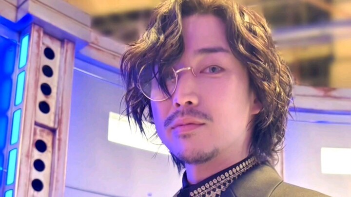 Kenta Kamakari (Kamen Rider Gochard Glion), the gaze from Ge Liang, I'm a little scared