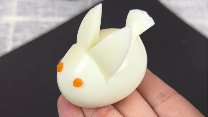 Gunakan telur rebus untuk membuat kelinci kecil, enak dan menyenangkan, datang dan cobalah