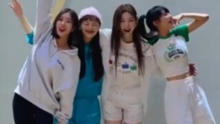 Bok Buwol x Kwon Eunbi x Choi Ye Na x CHUU ปล่อยวิดีโอเต้น "Billlie - RING ma Bell" แล้ว!