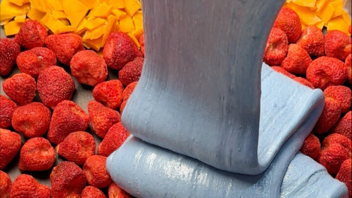 Being a snowflake crisp customer service rep means getting tormented and pushed to the brink 24/7! Y