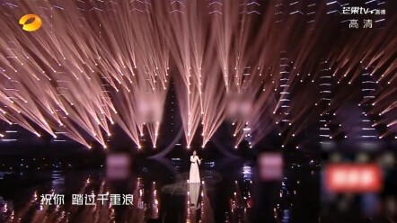 นักร้องระดับชาติเปิดปากขึ้นมา สร้างความประทับใจให้กับทุกคนในที่นั้น โดยอู๋ปี้เสียตะโกนเสียงสูงจนห่าง