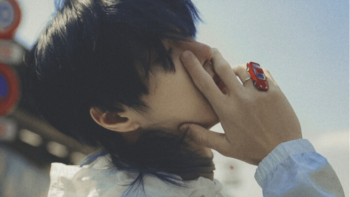 Wang Yibo | Dua Puluh Dua Tahun | Tanpa Cahaya Ilahi, Kita Lahir sebagai Orang Biasa; Tak Menyesal d