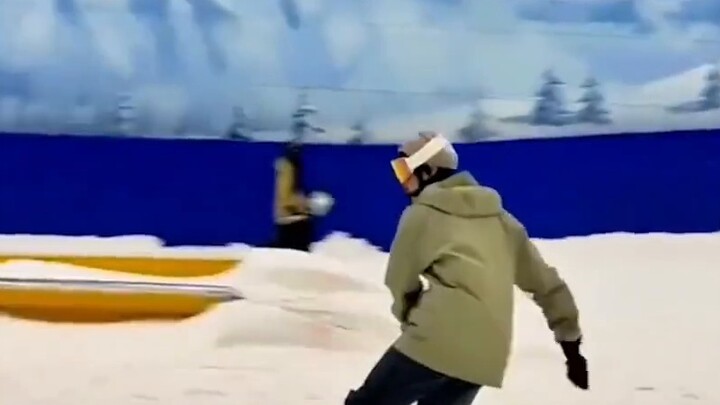 Unlucky moments on snowy days: Southerners can’t experience the joy of snowball fights