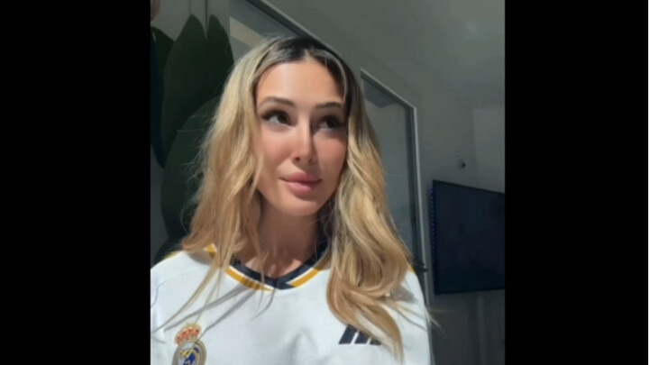 Who’s got some tissues I can borrow? I’ve got a cold!