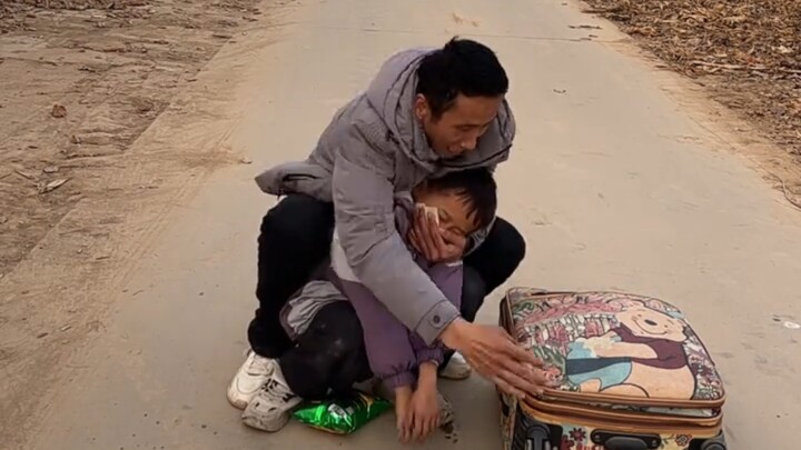 Đừng bao giờ tự ý ra ngoài chơi!