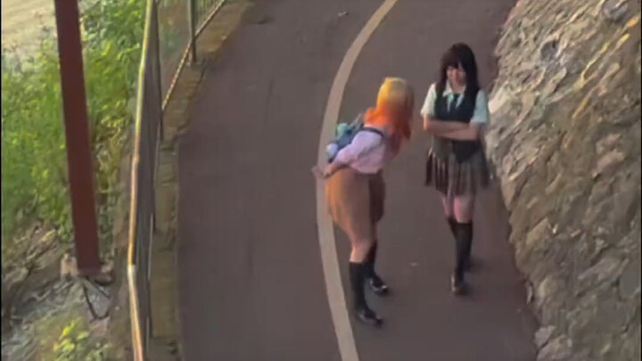 Old Man Climbs Kongtong Mountain Overnight