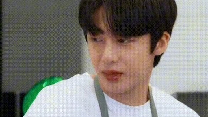 Netizen: Everyone, step back—this is when my English reaches translation‑level proficiency.