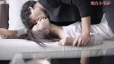 日剧船戏吻戏,女友忙着打电话,男友却迫不及待想要开车
