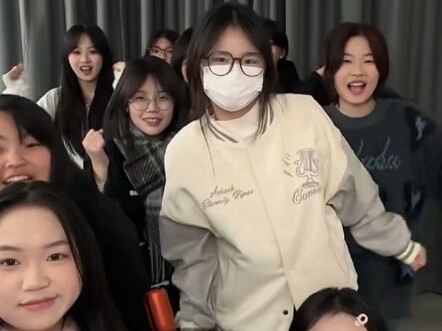 Who is missing from the original cast?