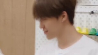 [หลี่แคน] ปฏิกิริยาลูกโซ่ที่เกิดจากการจูบ ปฏิกิริยาของพี่น้องต่าง ๆ ~