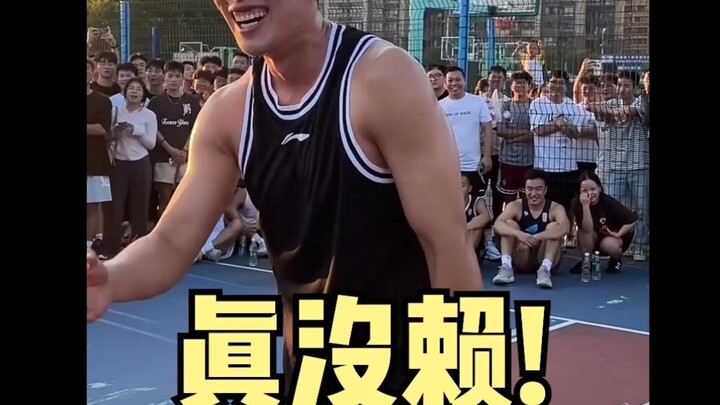 Ngay ngày đầu tiên tựu trường đã gặp ngay đối thủ cứng cựa: đội trưởng đội tuyển trường gầm lên rồi 