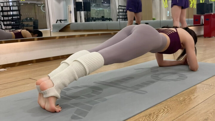 Vlog – “Thói quen tập luyện” Các bạn thường mặc quần yoga khi tập gym hay là gì vậy?