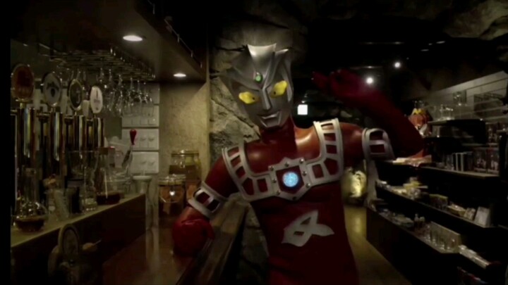 [Monster Wine Bar] Don’t worry, this is a bar run by our monsters, it’s very safe, ah... Astra?