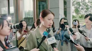 Cinderella telah ditinggalkan dan kembali bersama anaknya 7 tahun kemudian, mengejutkan semua orang