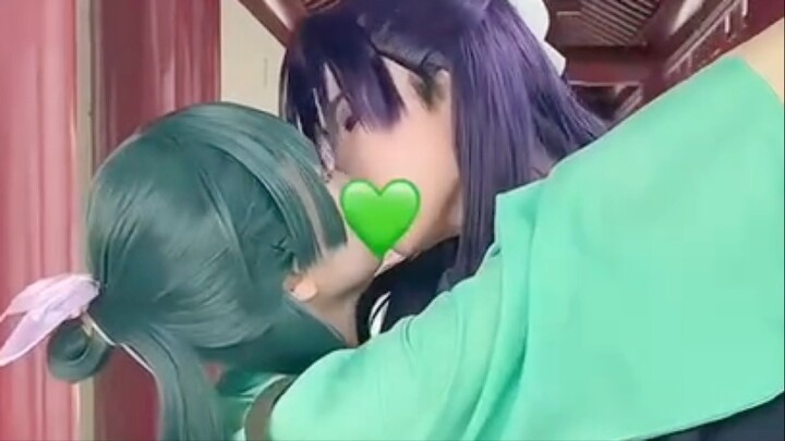 Hot kissing Mao mao x jinshi🥵 cosplay