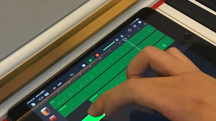 Detik ke berapa kamu baru bisa menebak lagu apa ini?