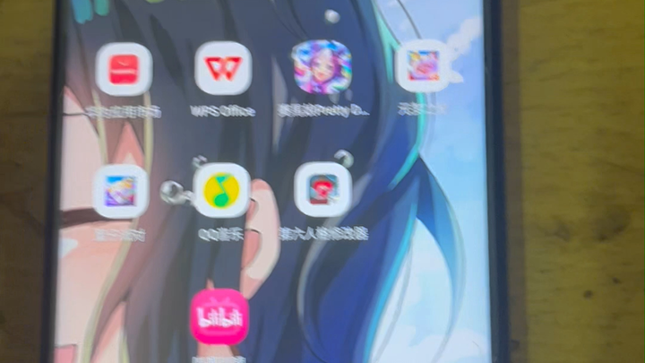 My phone’s been addicted to my little brother again—how do I fix it? Waiting online.