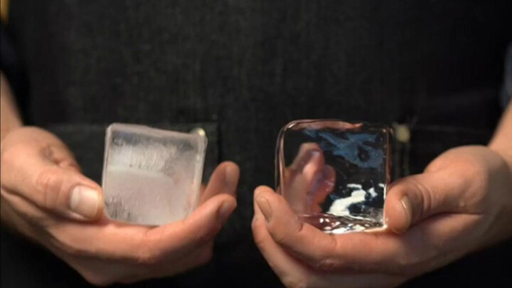 Giải đáp khoa học ngắn: Vì sao đá làm ở nhà không trong suốt như đá ngoài trời? (Muốn làm đá trong n