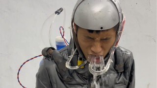 Untuk mengatasi masalah dehidrasi akibat panas, saya pun menciptakan alat bantu pemberi air yang cuk