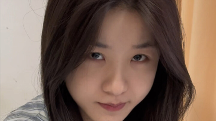 الاثنان معًا ما هم إلا يلعبون ويمرحون.