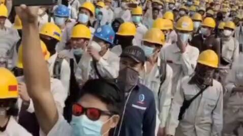 ketika helm kuning disenggol!!!