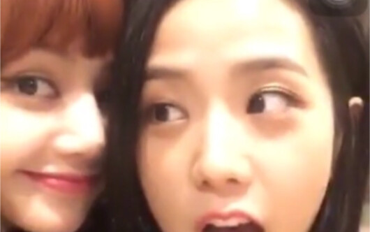 Lisa và anh Tú livestream kết nối với Nhục Nhục, ha ha ha đáng yêu quá!!