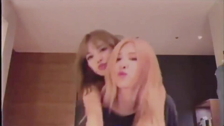 [Chaelisa] Cùng Chơi Đùa, Cùng Ăn Uống, Cùng Vào Giấc