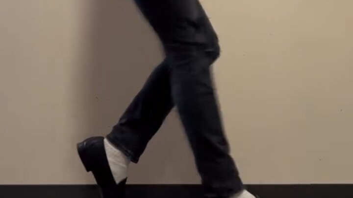 Michael Jackson's moonwalk slender legs detailed teaching! Don't say I didn't teach you 2!