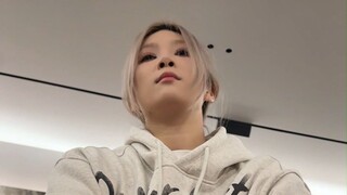 Masih belum melupakan dia