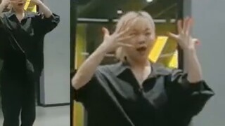 รายละเอียดสุดละเอียดของ Loco Chorus 1 ของ Itzy จริงๆ ไม่ยากเลย!