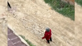 This steamed bun clearly doesn’t want to be eaten.