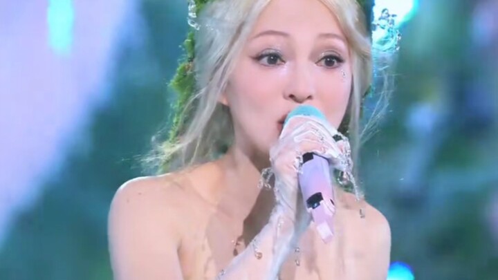 สไตลิสต์ของ Angela Chang สามารถเดินเคียงข้างในวงการบันเทิงในประเทศได้อย่างแท้จริง