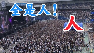 blackpink表演时，疯狂聚集的人流！主办方竟然还切直播？