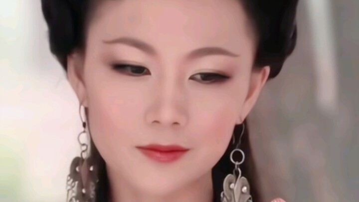Đàn bà báo ân thì nhìn Lãnh Cơ, đàn ông báo ân thì nhìn Trương Nghi.