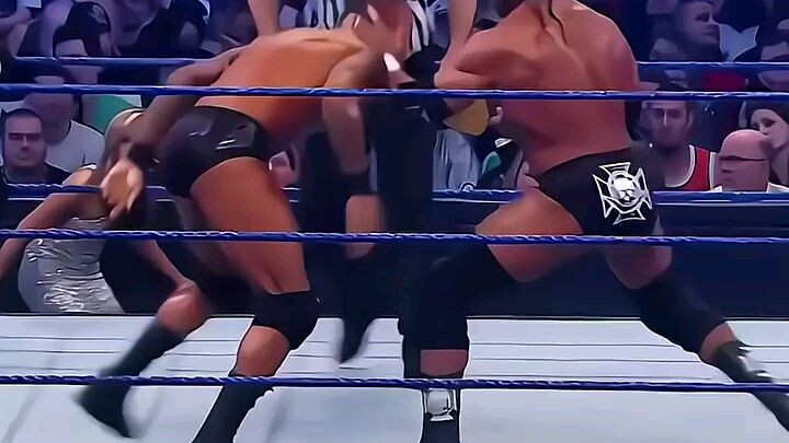 Randy Orton vs. Triple H 😱😱