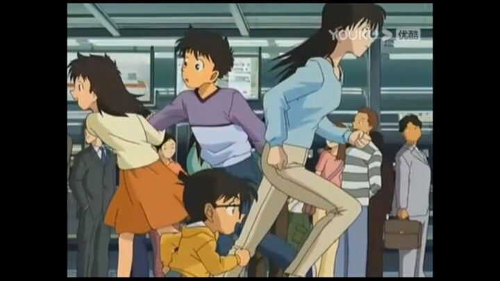 Kelan Kuaiqing rubs shoulders