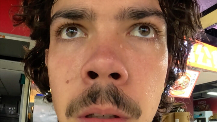 Tôi đã để riêng chiếc máy tính xách tay của mình tại một trung tâm thương mại ở Trung Quốc trong 30 