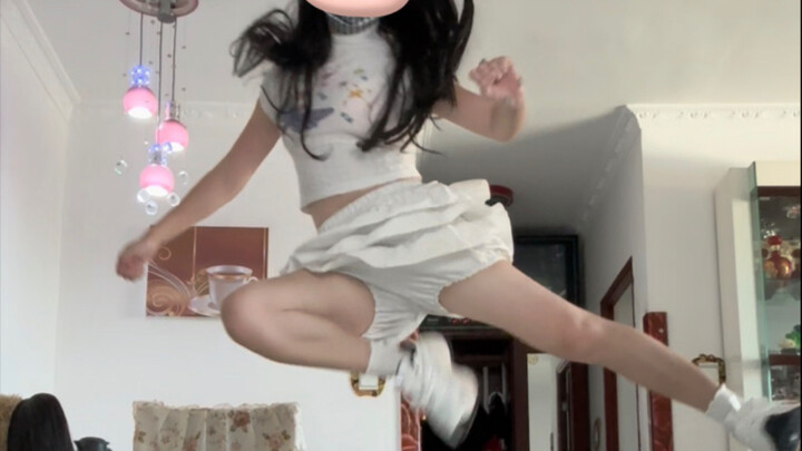 Bukannya mau bertinju? Kok tiba-tiba menari?