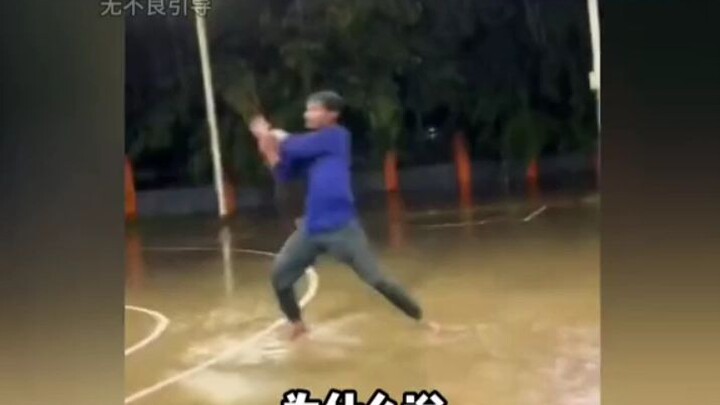 Đàn ông đến chết vẫn là một cậu bé _Cây gậy chống _Đàn ông đến chết vẫn là một cậu bé _Niềm vui đơn 