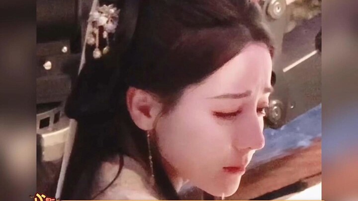 迪丽热巴琼瑶式落泪 被一个高糊路透狠狠感染到了