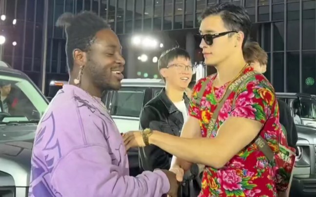 给网红洗脑第二弹，弹出四个～