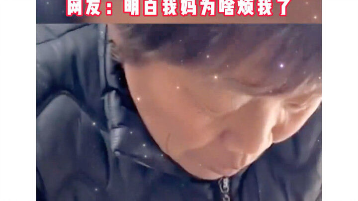 Con trai cứ nói liên tục khi mẹ đang nấu ăn, mẹ chỉ liếc một cái là đủ; dân mạng khen: Mẹ thật là dễ