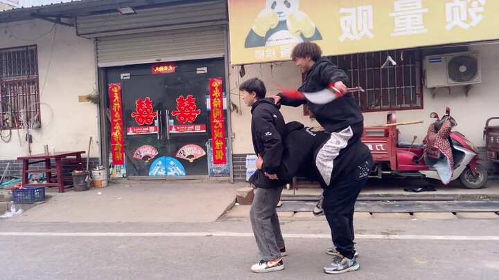 ม้ากงซื่อ กวนอูขอออกรบต่อฮัวซิ่ง