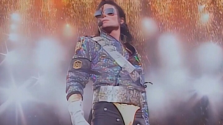คอนเสิร์ตที่อันตรายที่สุดในประวัติศาสตร์ #MichaelJackson ยืนอยู่บนเวทีอย่างนิ่งเฉยราวกับรูปปั้น