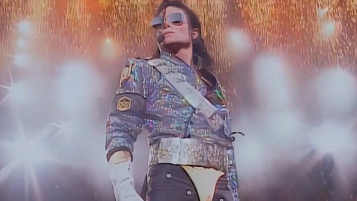 The Most Dangerous Concert in History #MichaelJackson stood on the stage as motionless as a statue