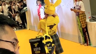 当外卖员闯入漫展现场他们居然这样说！？