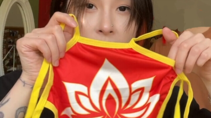 การแต่งตัวเป็นนาจาเมื่อเช็คอินเข้าโรงแรมกับคู่รักจะเป็นอย่างไร?